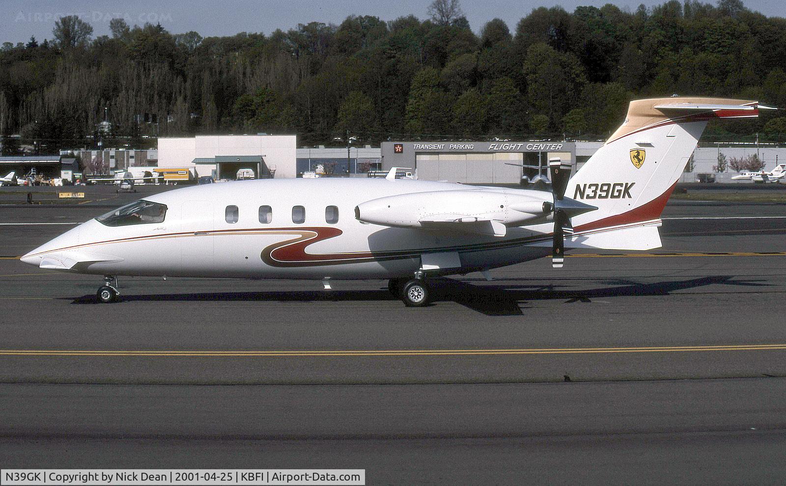 N39GK, 2000 Piaggio P-180 Avanti C/N 1039, KBFI