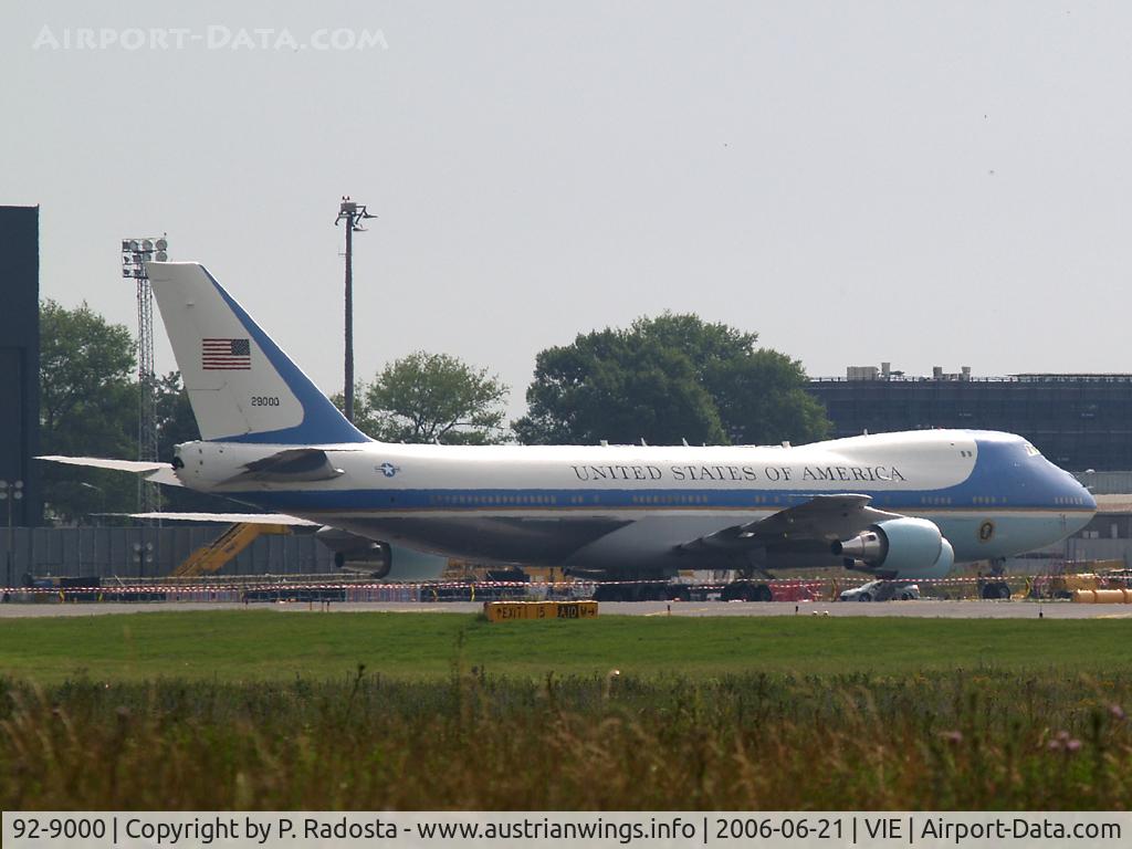 92-9000, 1987 Boeing VC-25A (747-2G4B) C/N 23825, Air Force One with George W. Bush visited VIE in June 2006