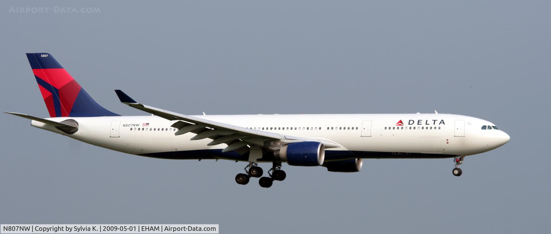N807NW, 2004 Airbus A330-323 C/N 0588, DELTA