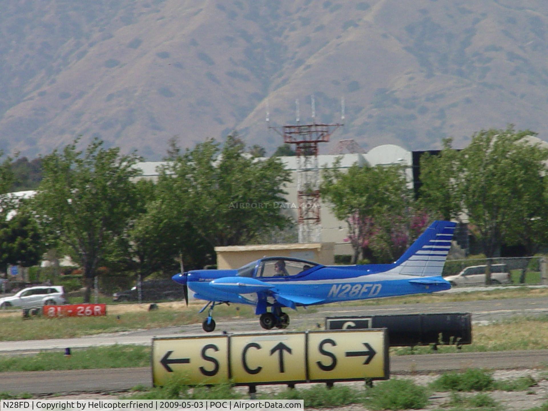 N28FD, 1977 SIAI-Marchetti SF-260 C/N 301/27-003, Down and rolling out