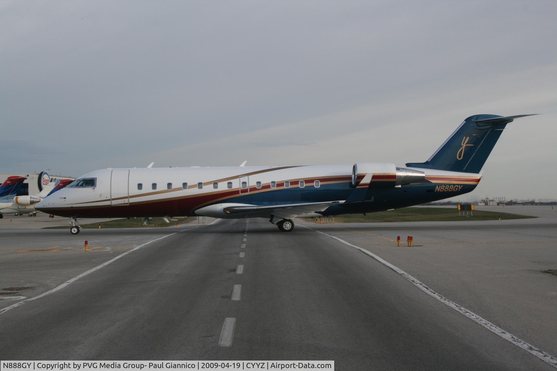 N888GY, 2001 Bombardier CRJ-200ER (CL-600-2B19) C/N 7471, WUmac INC. CRJ-200 N888GY