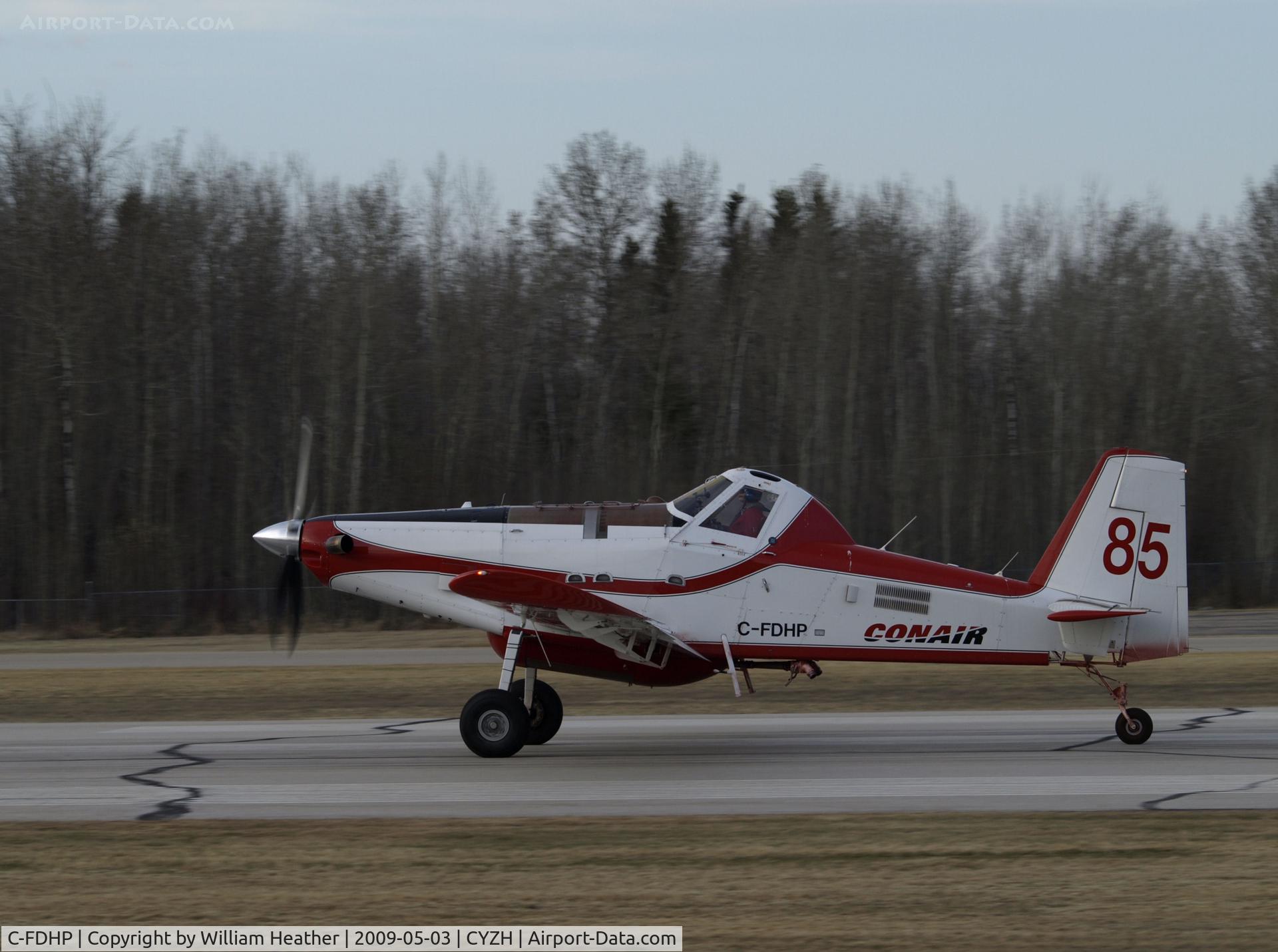 C-FDHP, 2005 Air Tractor AT-802A C/N 802A-0226, Taxing down runway