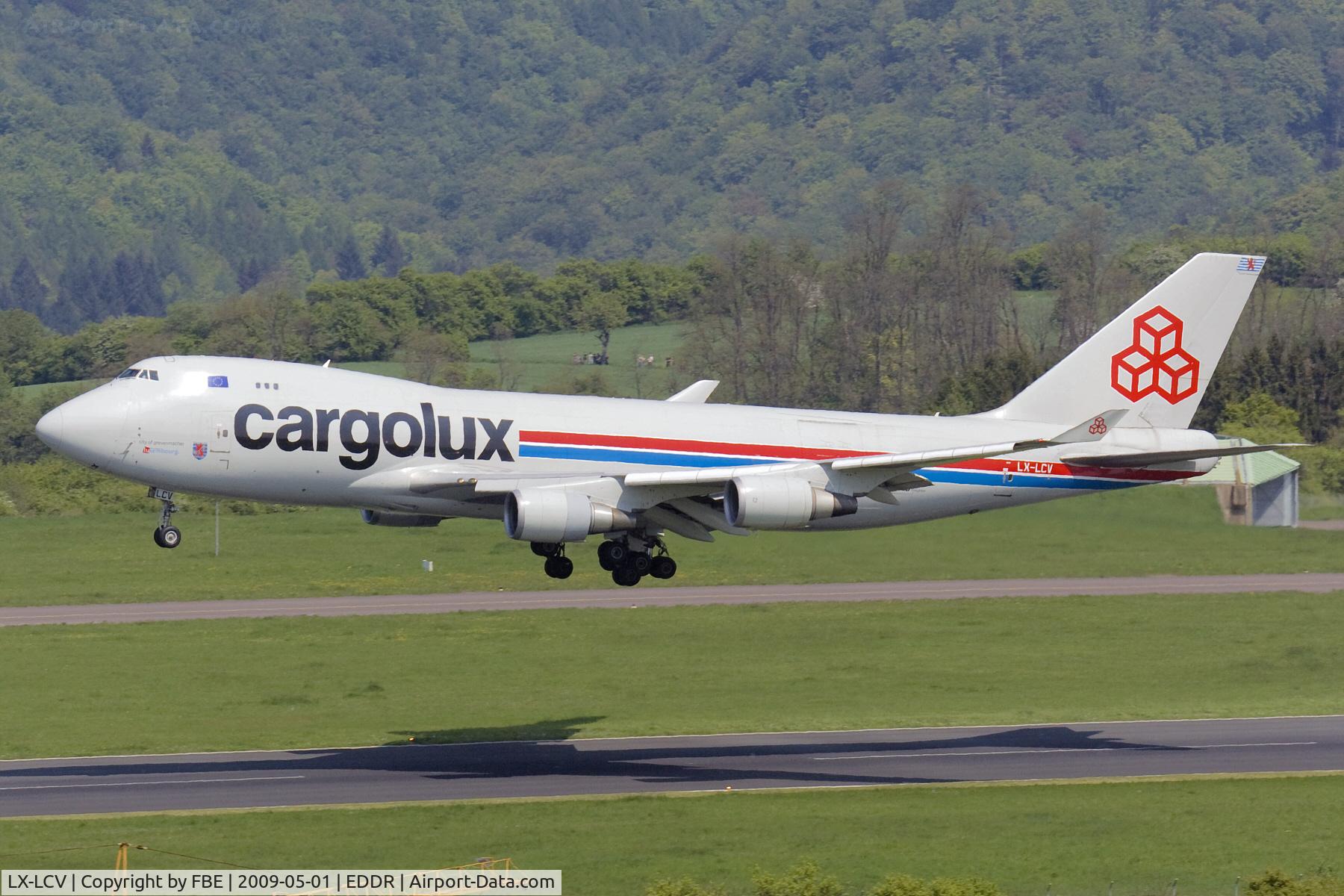 LX-LCV, 1997 Boeing 747-4R7F/SCD C/N 29053, Low approach during the 