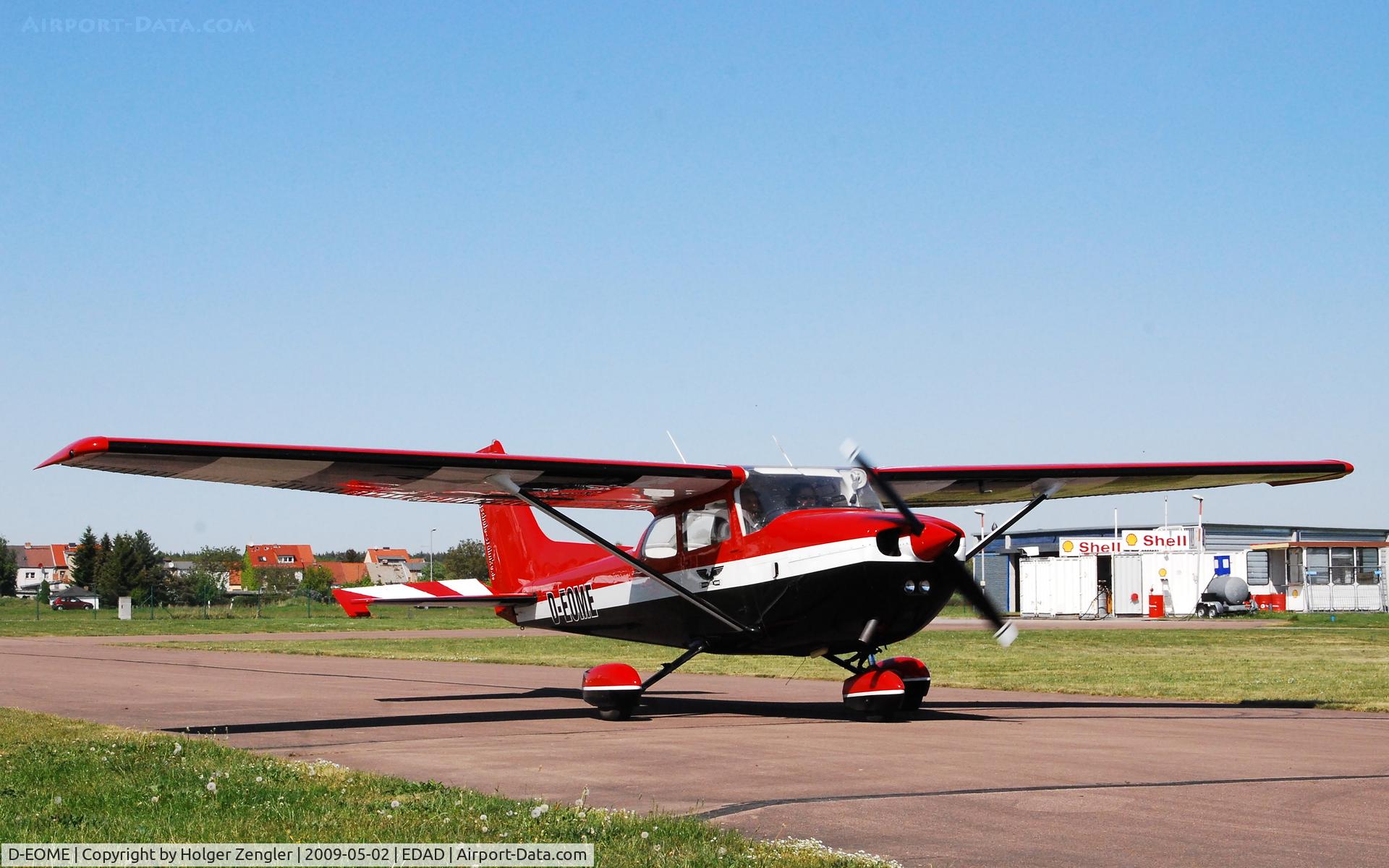 D-EOME, Reims F172N Skyhawk C/N 1679, A Cessna on the way to some touch and go exersices