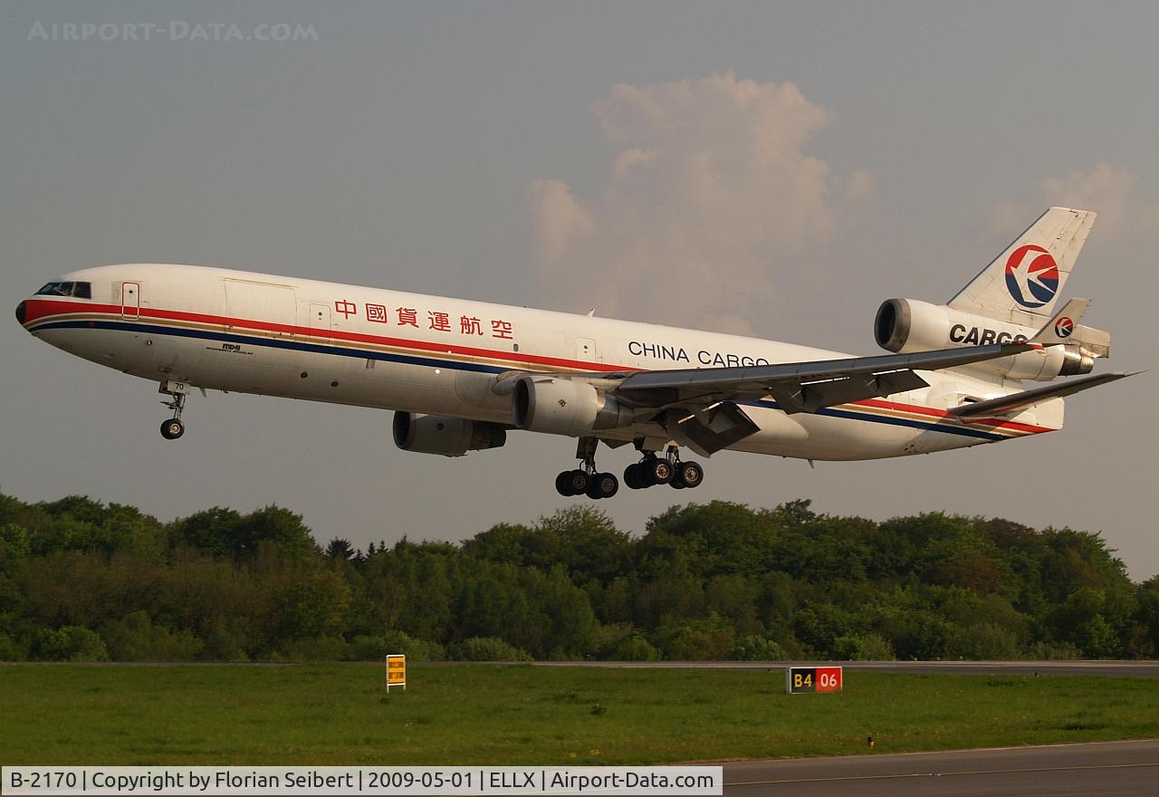 B-2170, 1991 McDonnell Douglas MD-11F C/N 48461, Approaching rwy 06
