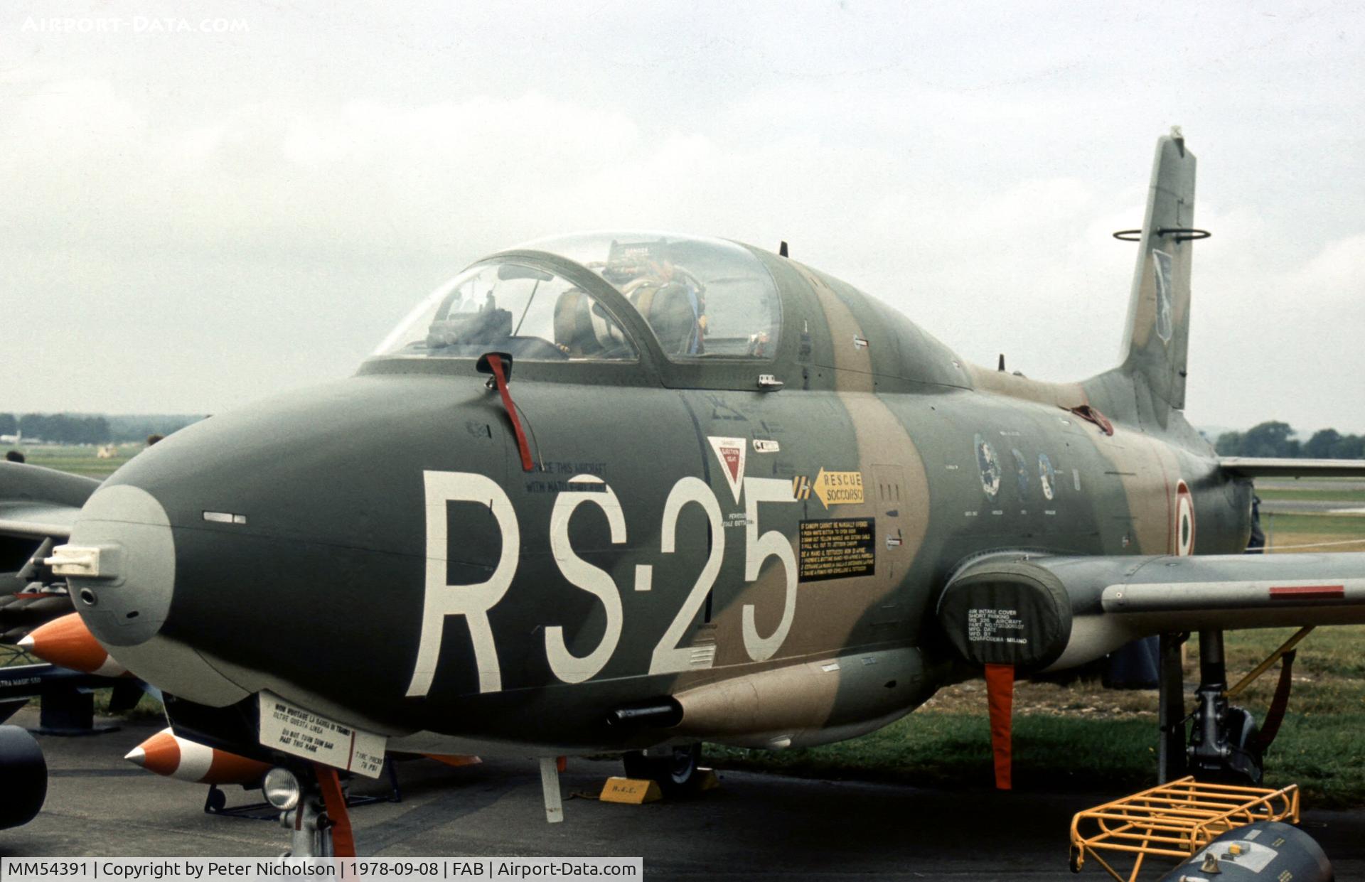 MM54391, Aermacchi MB-326K C/N 6478/219, Second prototype MB.326K on display at the 1978 Farnborough Airshow.