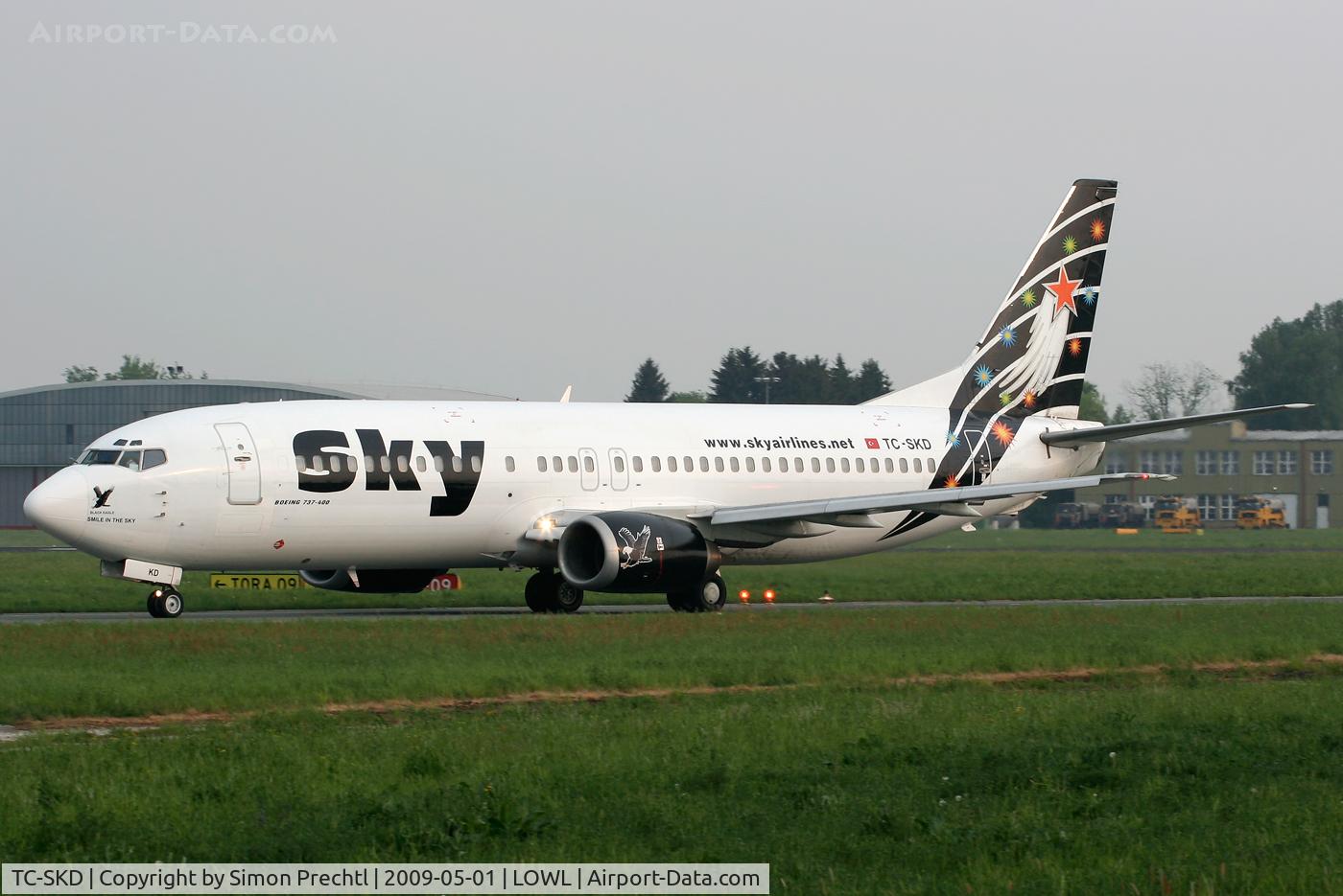 TC-SKD, 1992 Boeing 737-4Q8 C/N 25372, TC-SKD @ Linz Airport