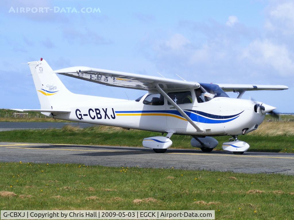 G-CBXJ, 1999 Cessna 172S Skyhawk C/N 172S8125, P F A fly-in at Caernarfon