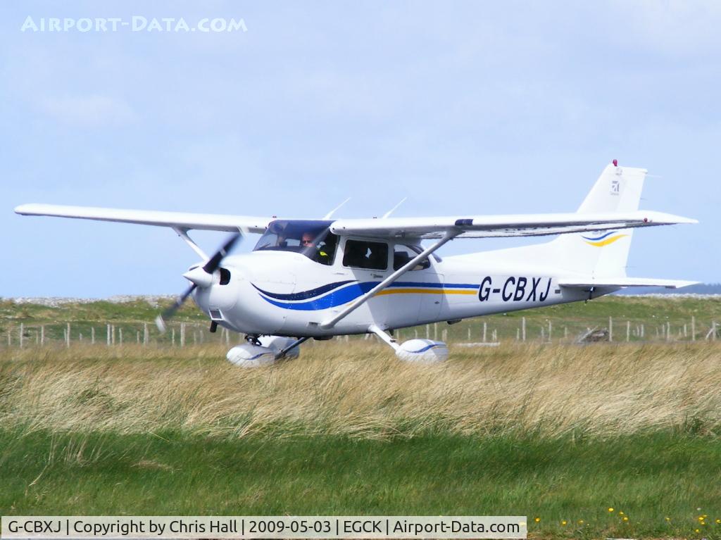 G-CBXJ, 1999 Cessna 172S Skyhawk C/N 172S8125, P F A fly-in at Caernarfon