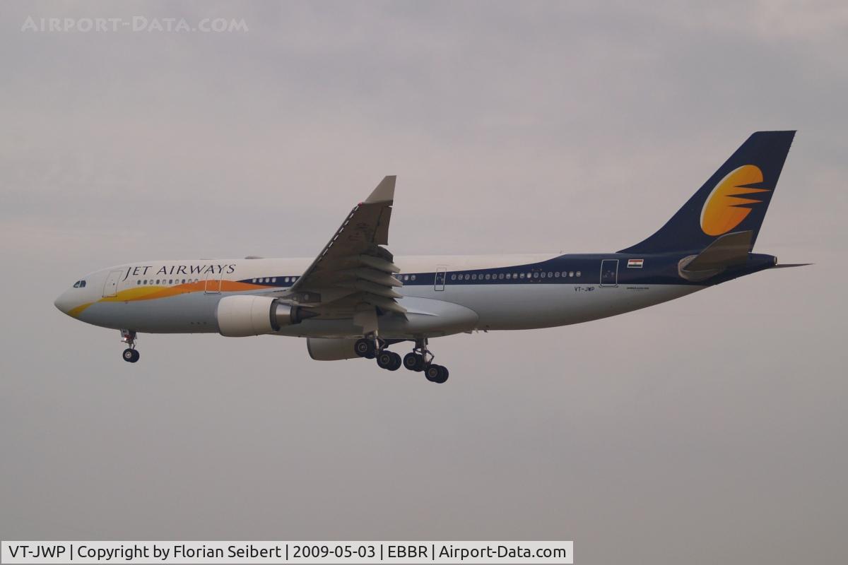 VT-JWP, 2008 Airbus A330-202 C/N 947, Short final rwy 25L