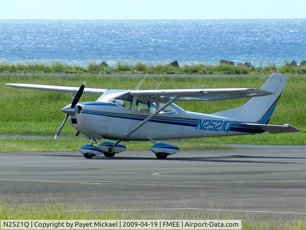 N2521Q, 1966 Cessna 182K Skylane C/N 18257721, At general aviation park