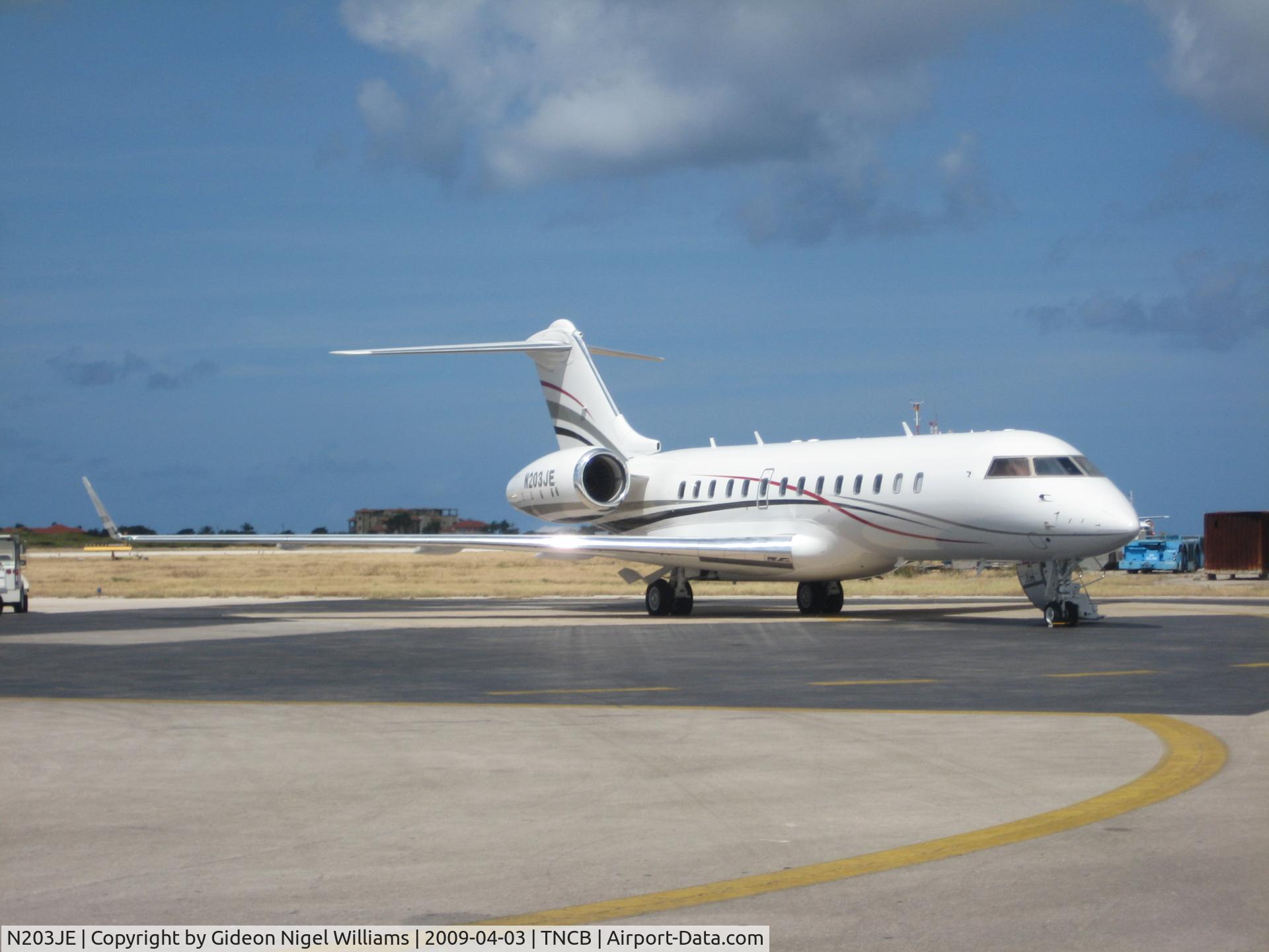 N203JE, 1999 Bombardier BD-700-1A11 Global 5000 C/N 9019, One of the many times here in Bonaire
