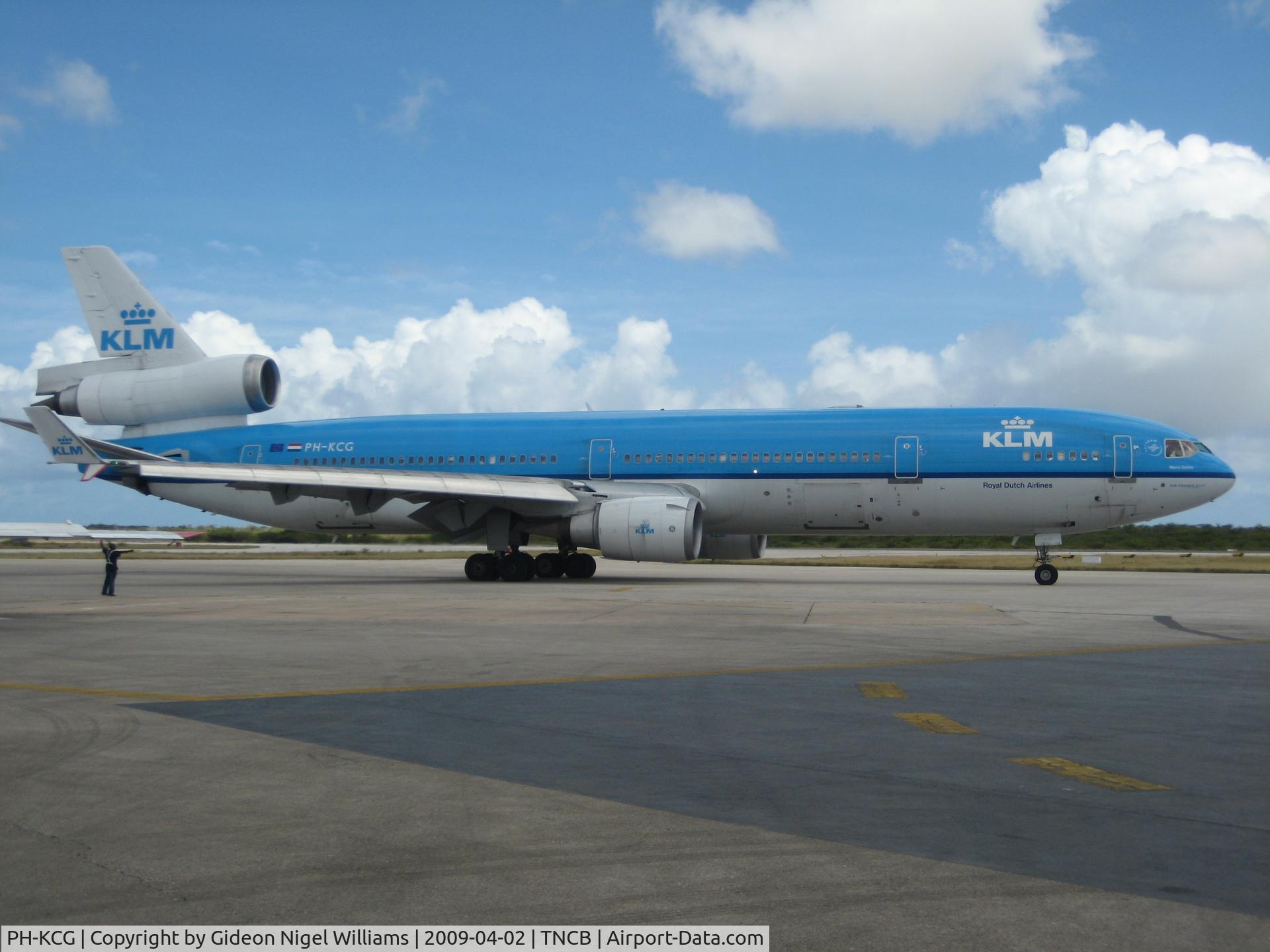 PH-KCG, 1995 McDonnell Douglas MD-11 C/N 48561, Not a usual taxi pattern for this big girl
