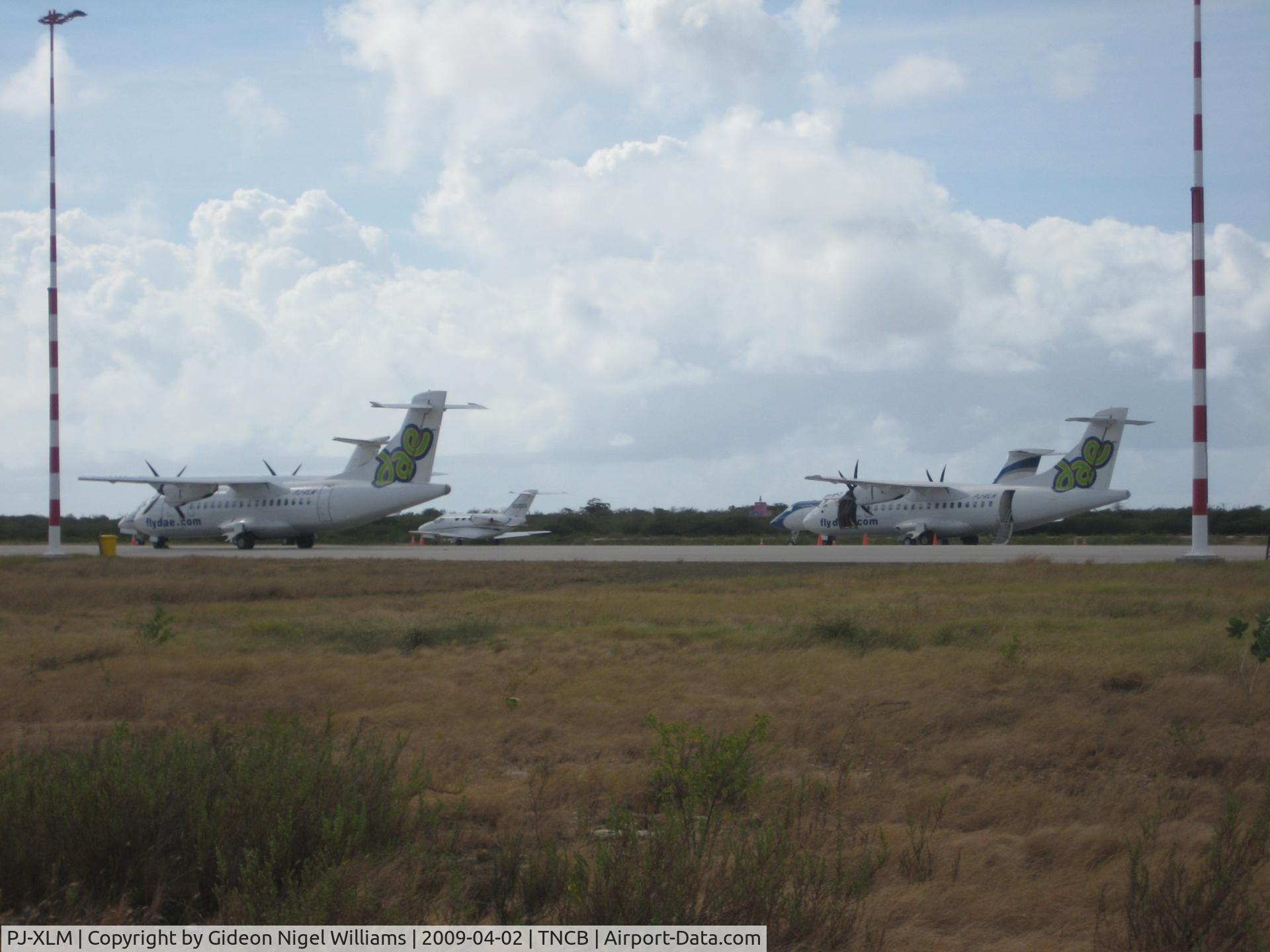 PJ-XLM, 1994 ATR 42-320 C/N 378, Being assisted by sister 