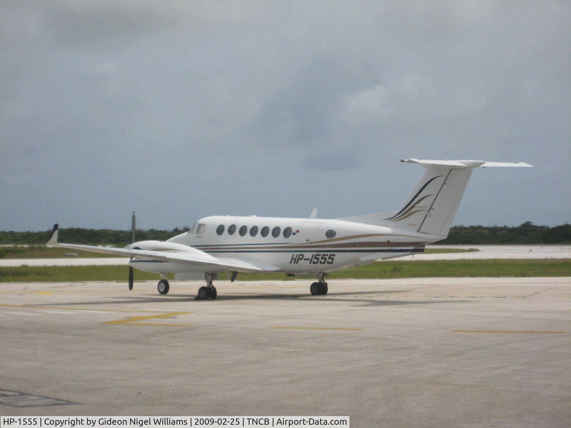 HP-1555, 2005 HP-1555 KING AIR 350 C/N RK232, just landed