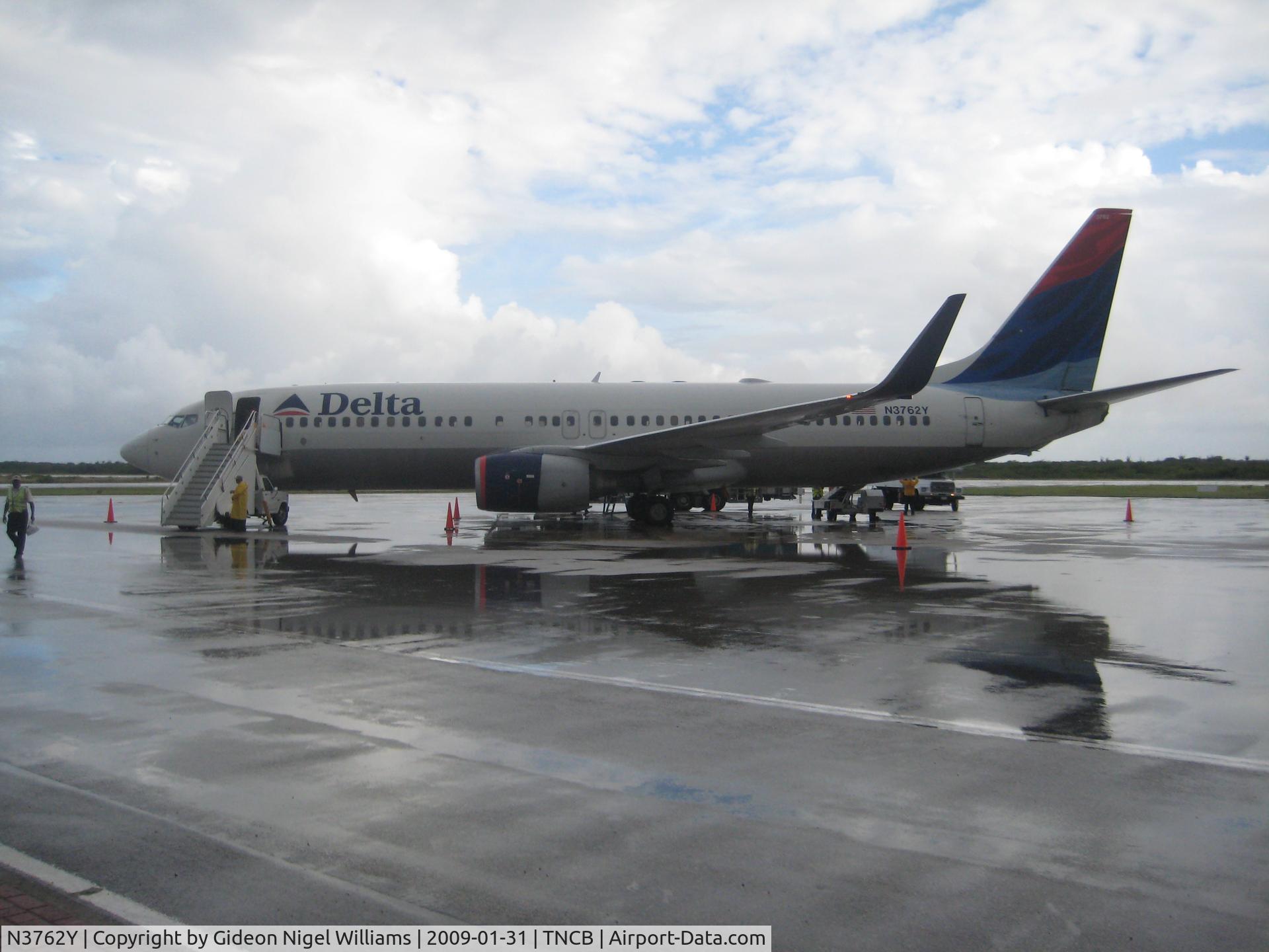 N3762Y, 2001 Boeing 737-832 C/N 30817, preparing for the next flight