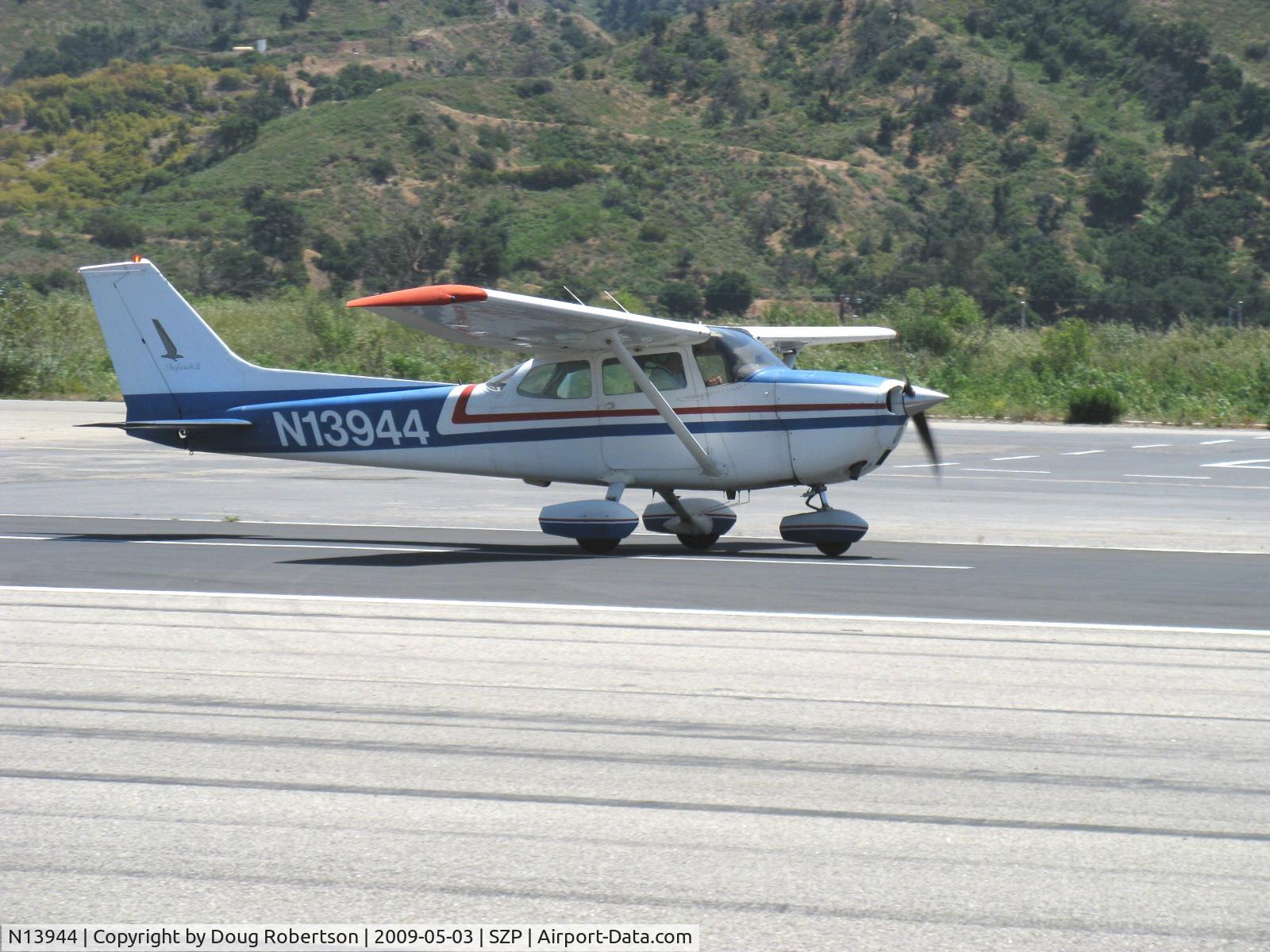 N13944, 1974 Cessna 172M C/N 17263047, 1974 Cessna 172M, Lycoming O-320-E2D 150 Hp, takeoff roll Rwy 22