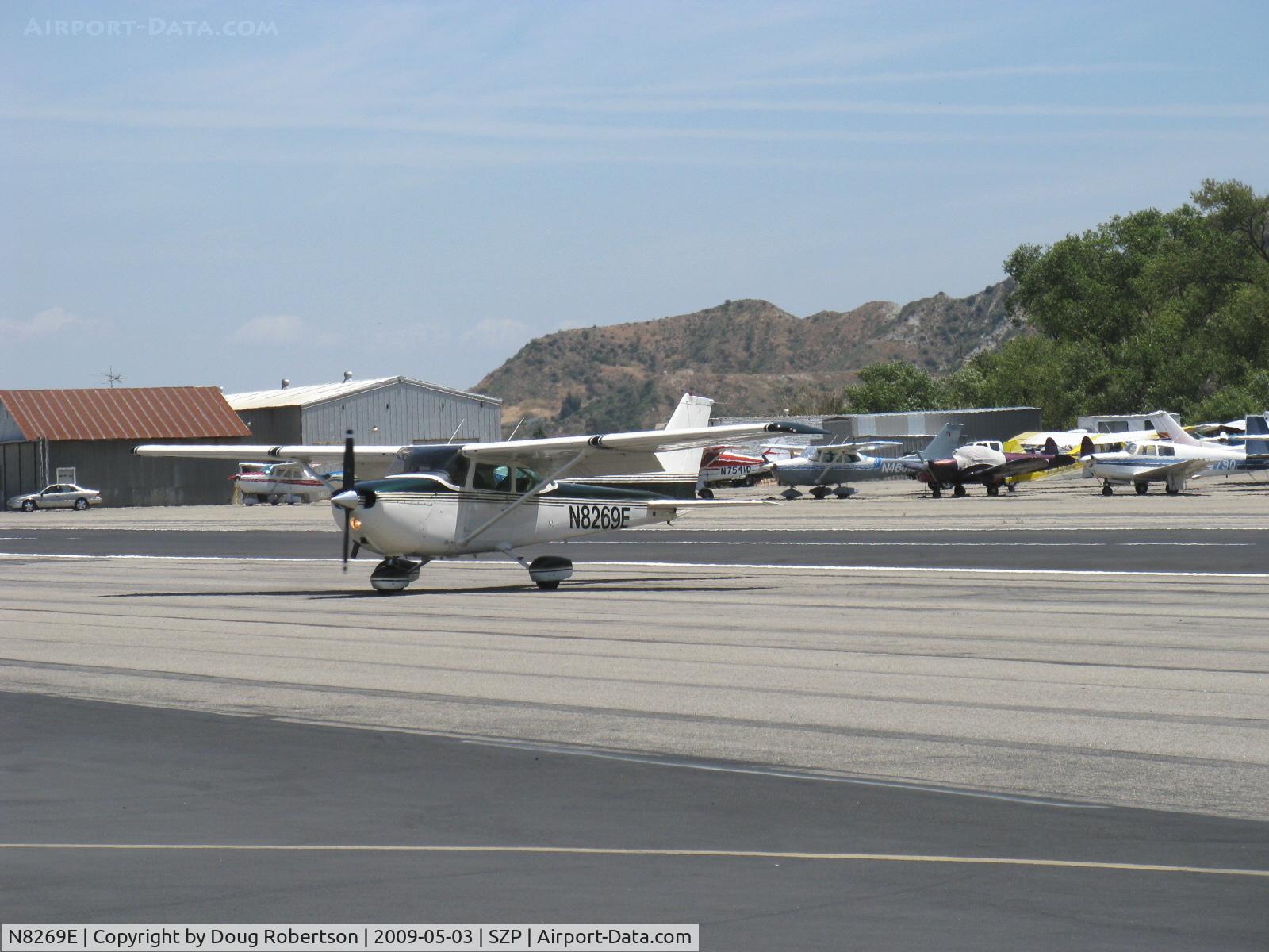 N8269E, 1979 Cessna 172N C/N 17272159, 1979 Cessna 172N, Lycoming O-320-H2AD 160 hp, taxi