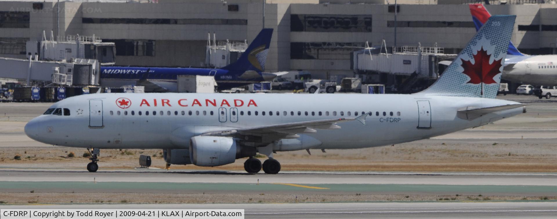 C-FDRP, 1990 Airbus A320-211 C/N 122, Taxi to gate