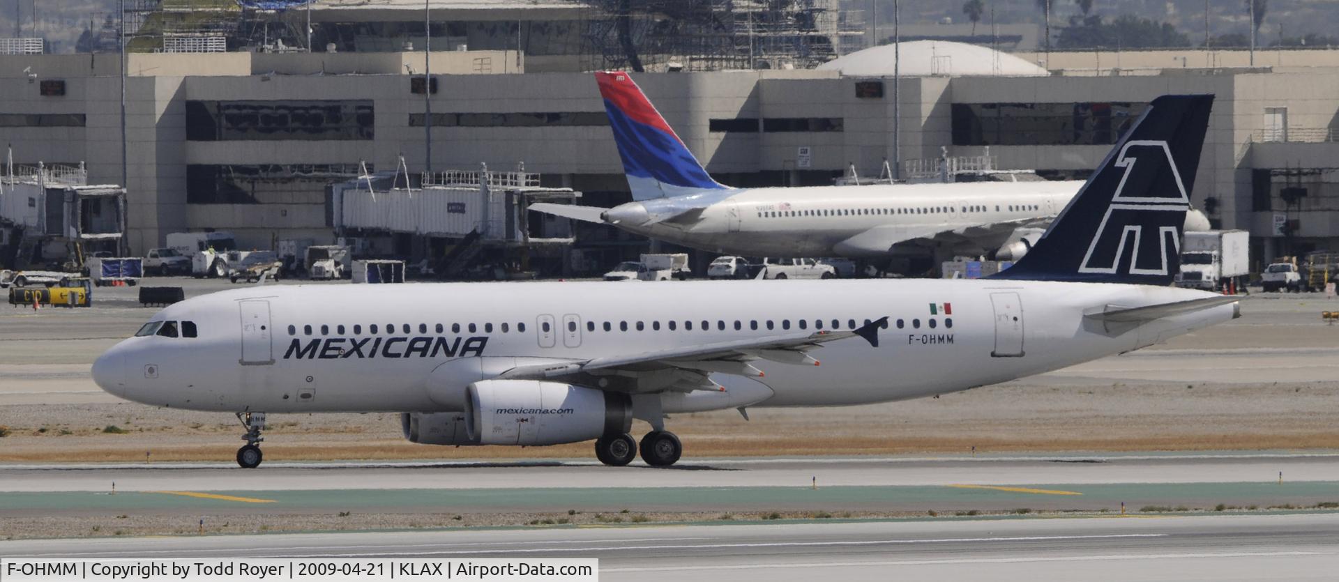 F-OHMM, Airbus A320-231 C/N 0321, Taxi to gate
