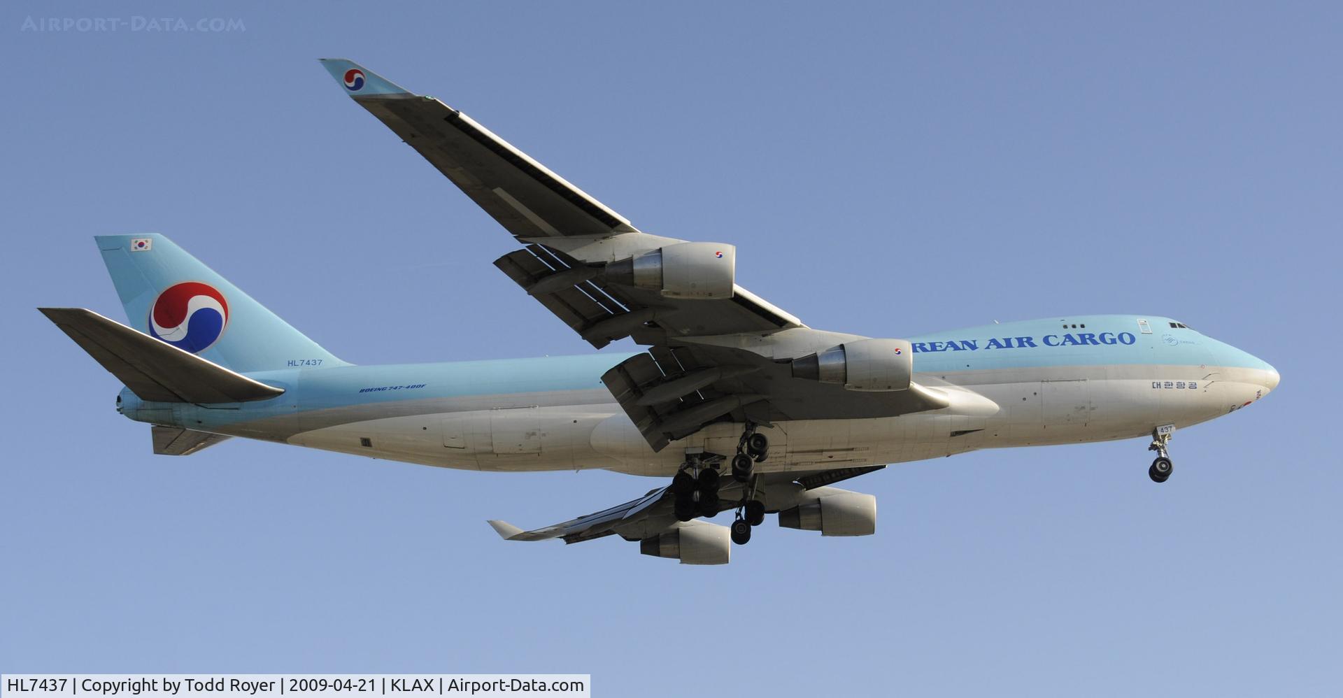 HL7437, 2003 Boeing 747-4B5F/SCD C/N 32808, Landing 24R at LAX