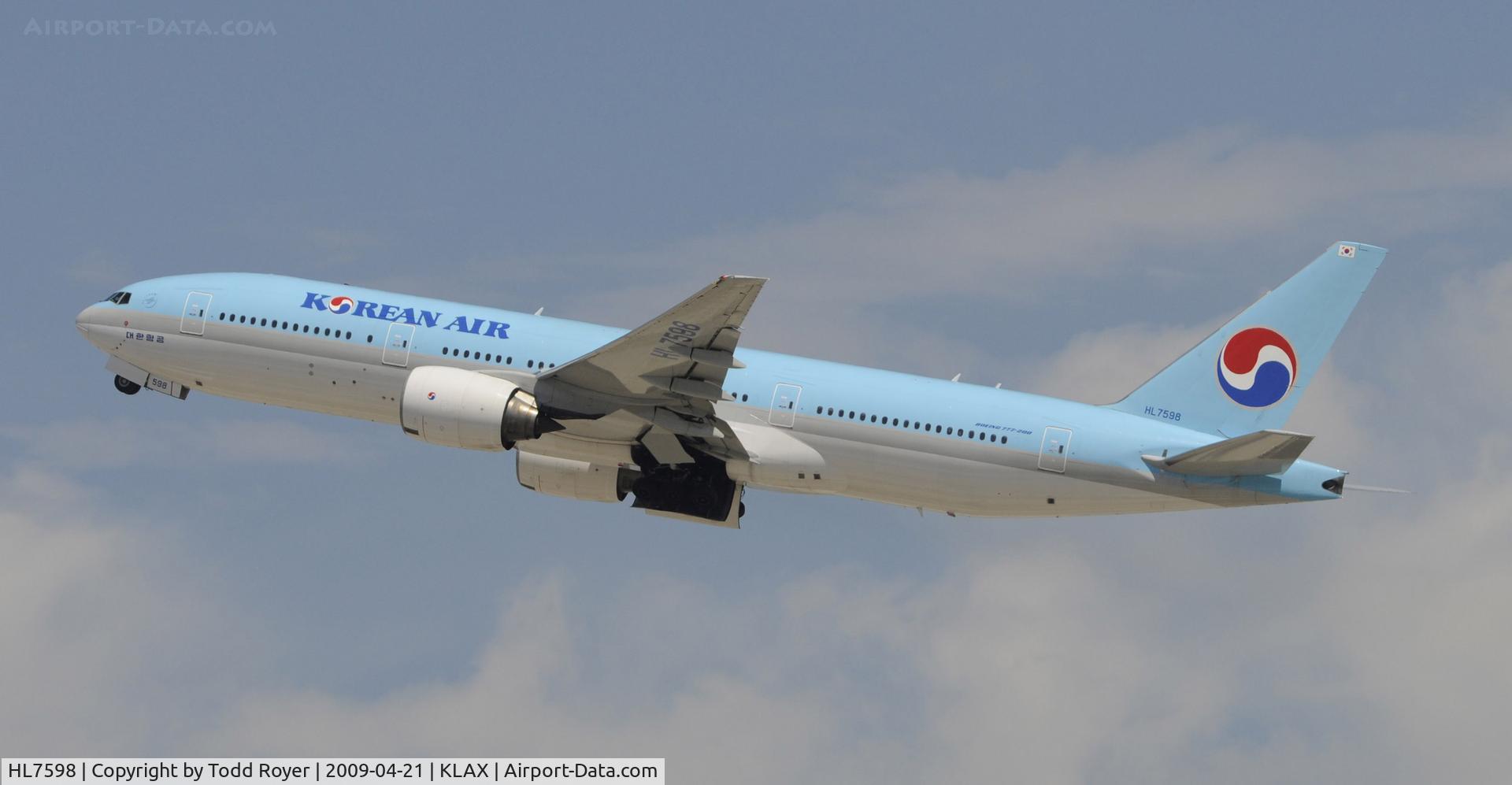 HL7598, 1988 Boeing 777-2B5/ER C/N 27949, Departing LAX on 25R
