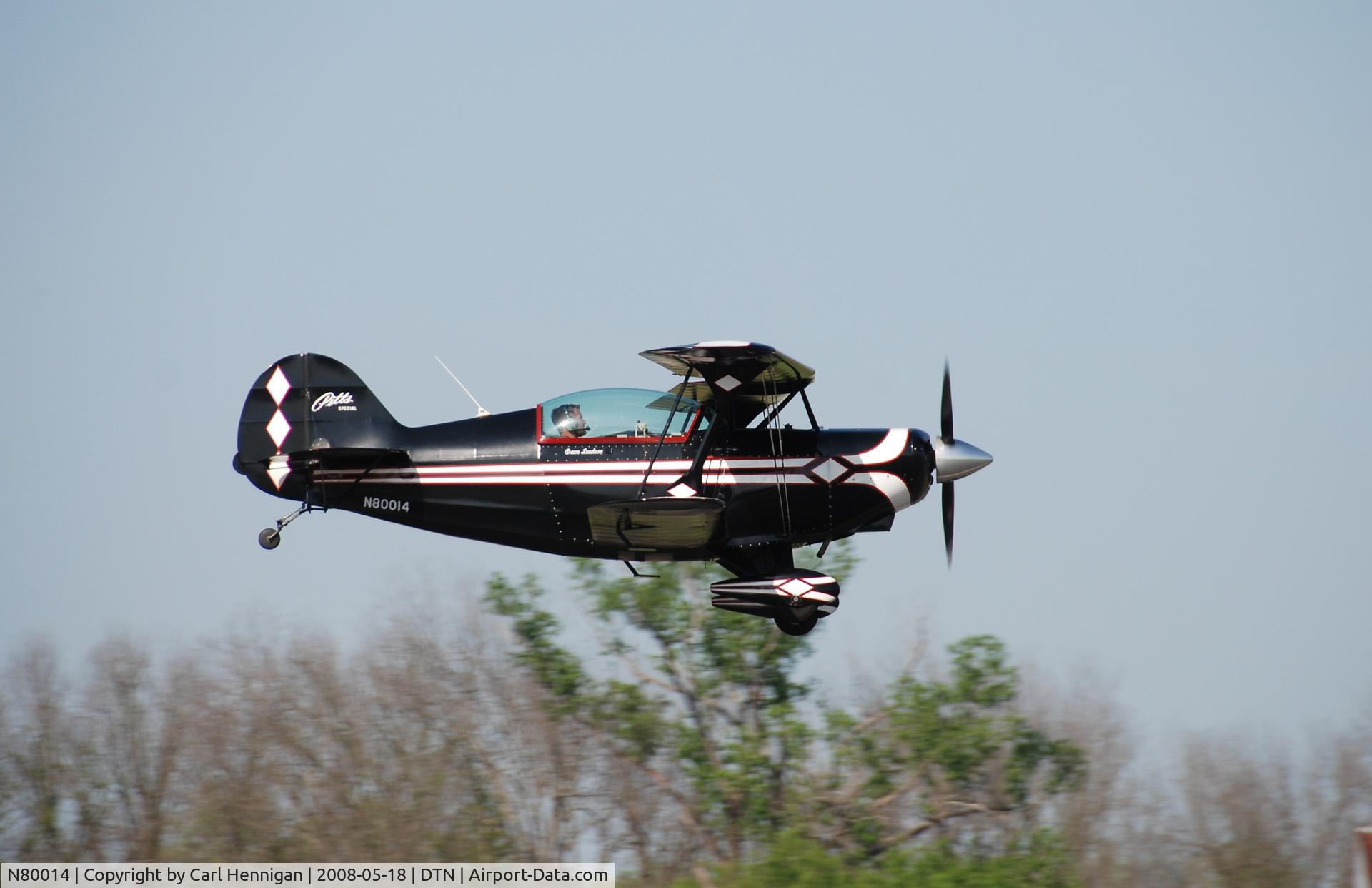 N80014, 1972 Aerotek Pitts S-2A Special C/N 2023, Flyby on runway 14