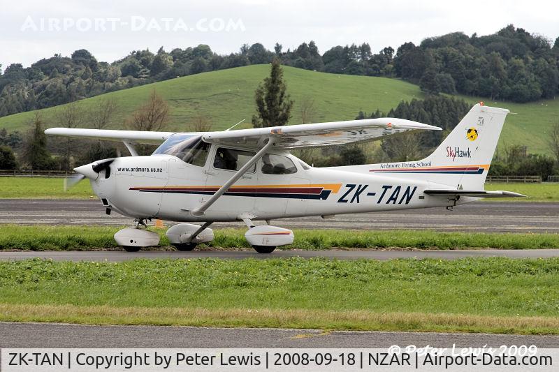 ZK-TAN, Cessna 172R C/N 17281089, Ardmore Flying School Ltd., Ardmore