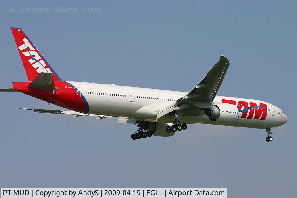 PT-MUD, 2008 Boeing 777-32W/ER C/N 37667, Landing at LHR - 09L