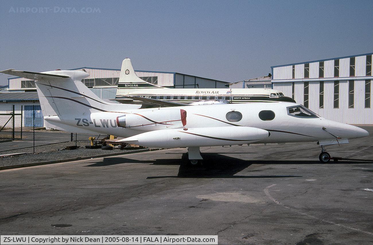 ZS-LWU, 1969 Learjet 24B C/N 24B-209, FALA