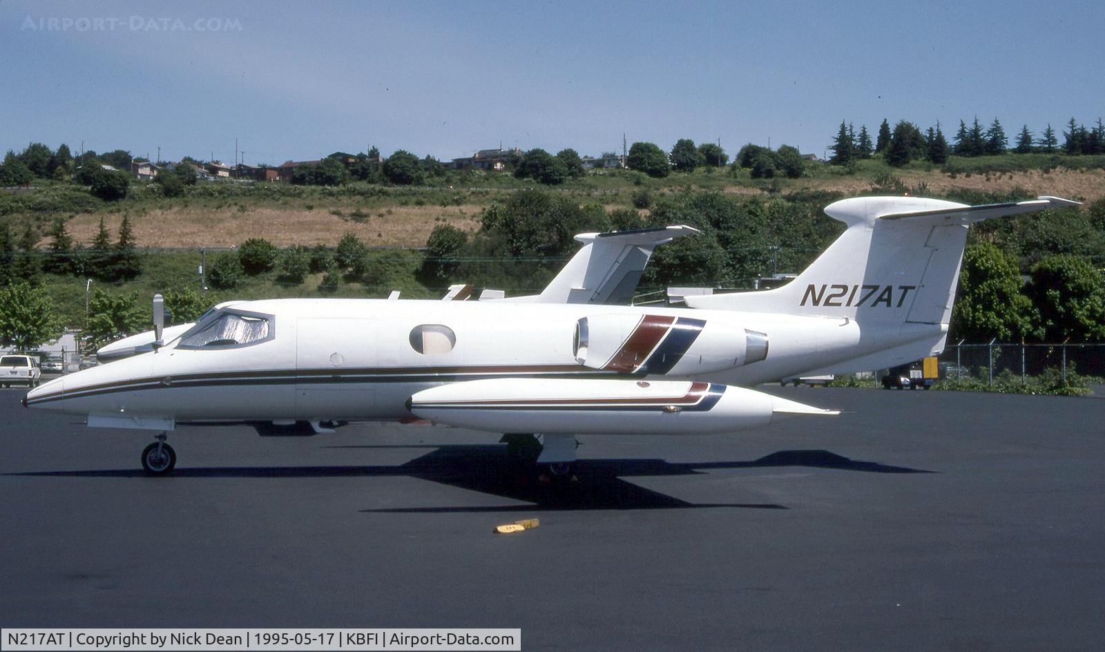 N217AT, 1969 Learjet 24B C/N 24B-217, KBFI