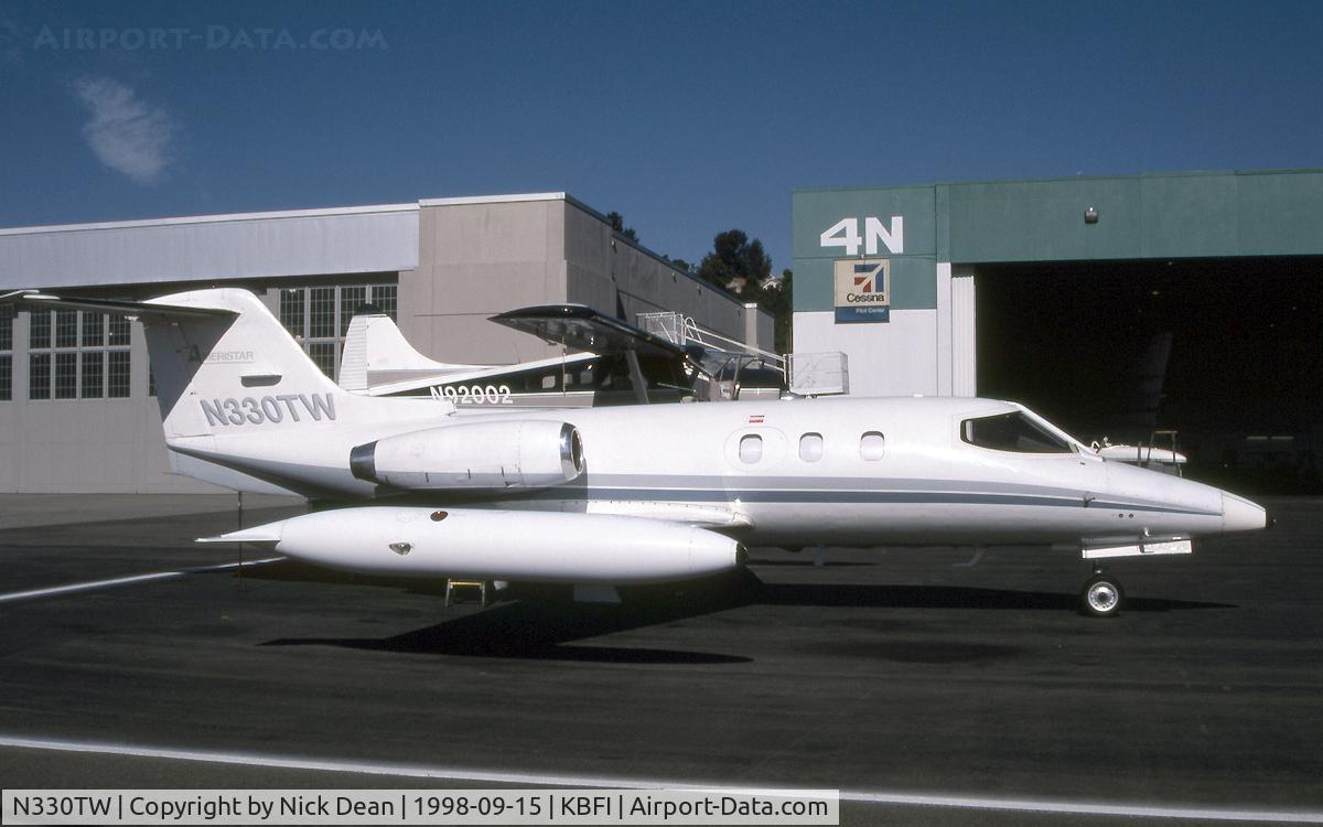 N330TW, 1976 Gates Learjet 24E C/N 330, KBFI