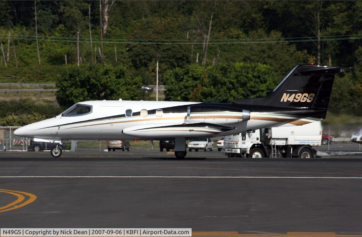 N49GS, 1976 Gates Learjet 24F C/N 336, KBFI