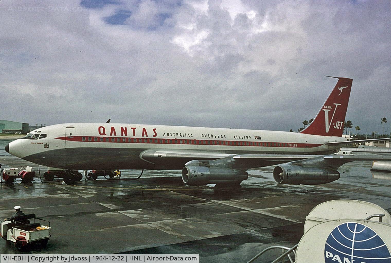 VH-EBH, 1961 Boeing 707-138B C/N 18067, Contributing photographer had just landed at HNL from Fiji