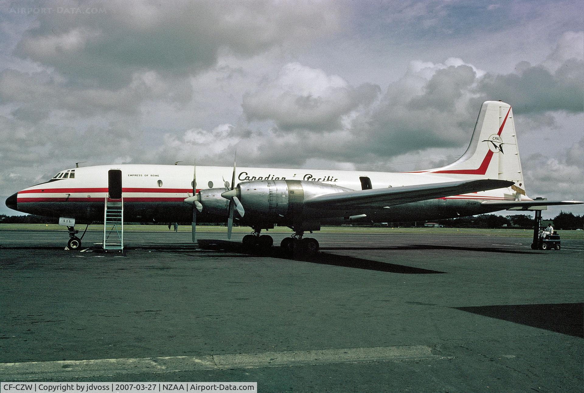 CF-CZW, 1958 Bristol 175 Britannia 314 C/N 13453, Contributing photorapher was about to board in NZ for a flight to Fiji.