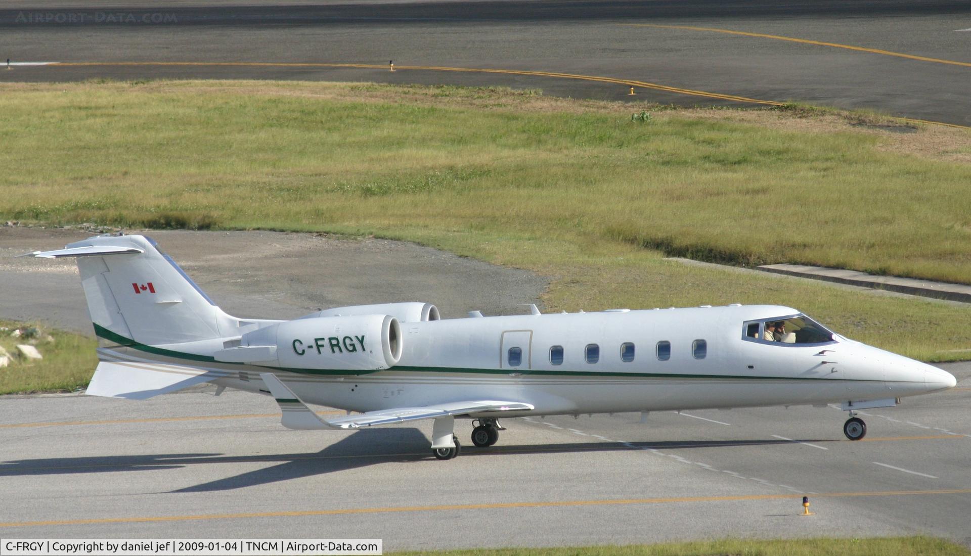 C-FRGY, 1995 Learjet 60 C/N 60-061, taxing runway 10