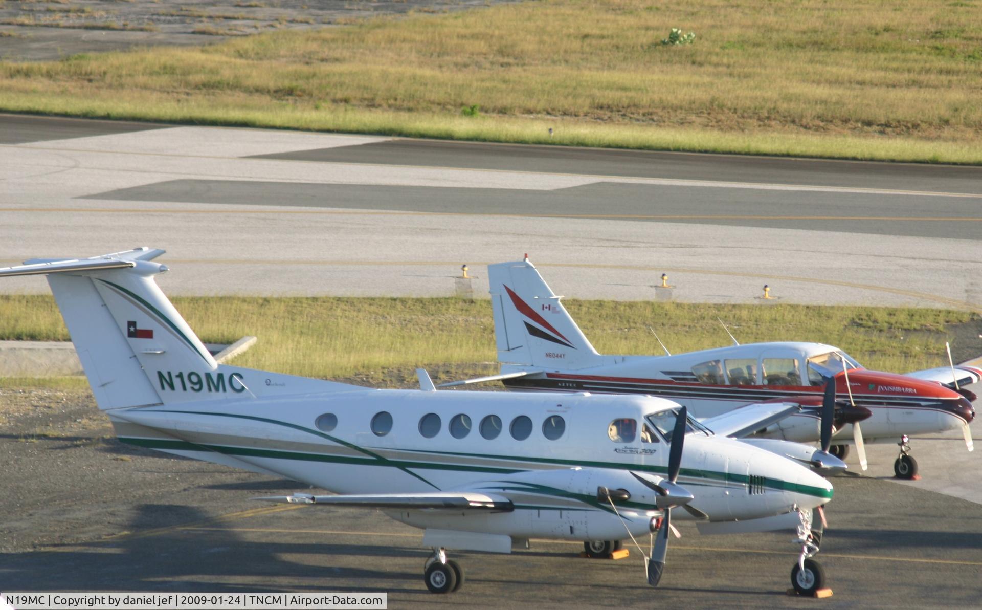 N19MC, 1988 Beech 300 C/N FA-167, park at the cargo ramp