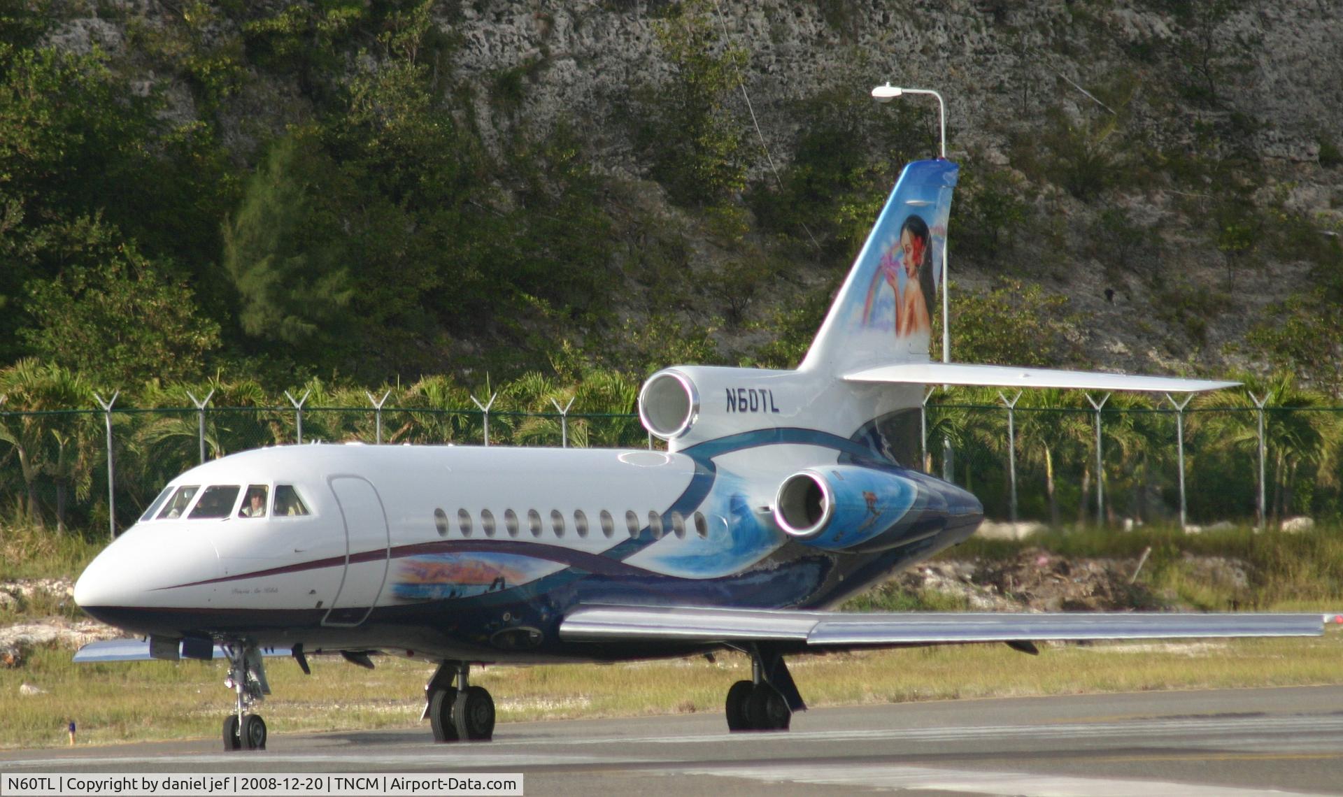 N60TL, 1989 Dassault Falcon 900 C/N 75, taxing runway 10