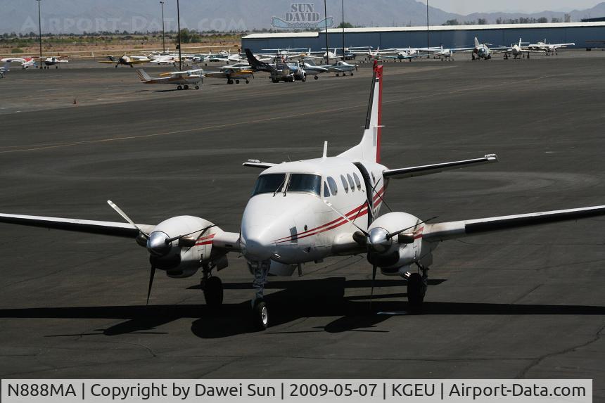 N888MA, 1975 Beech C90GTI King Air C/N LJ-656, C90