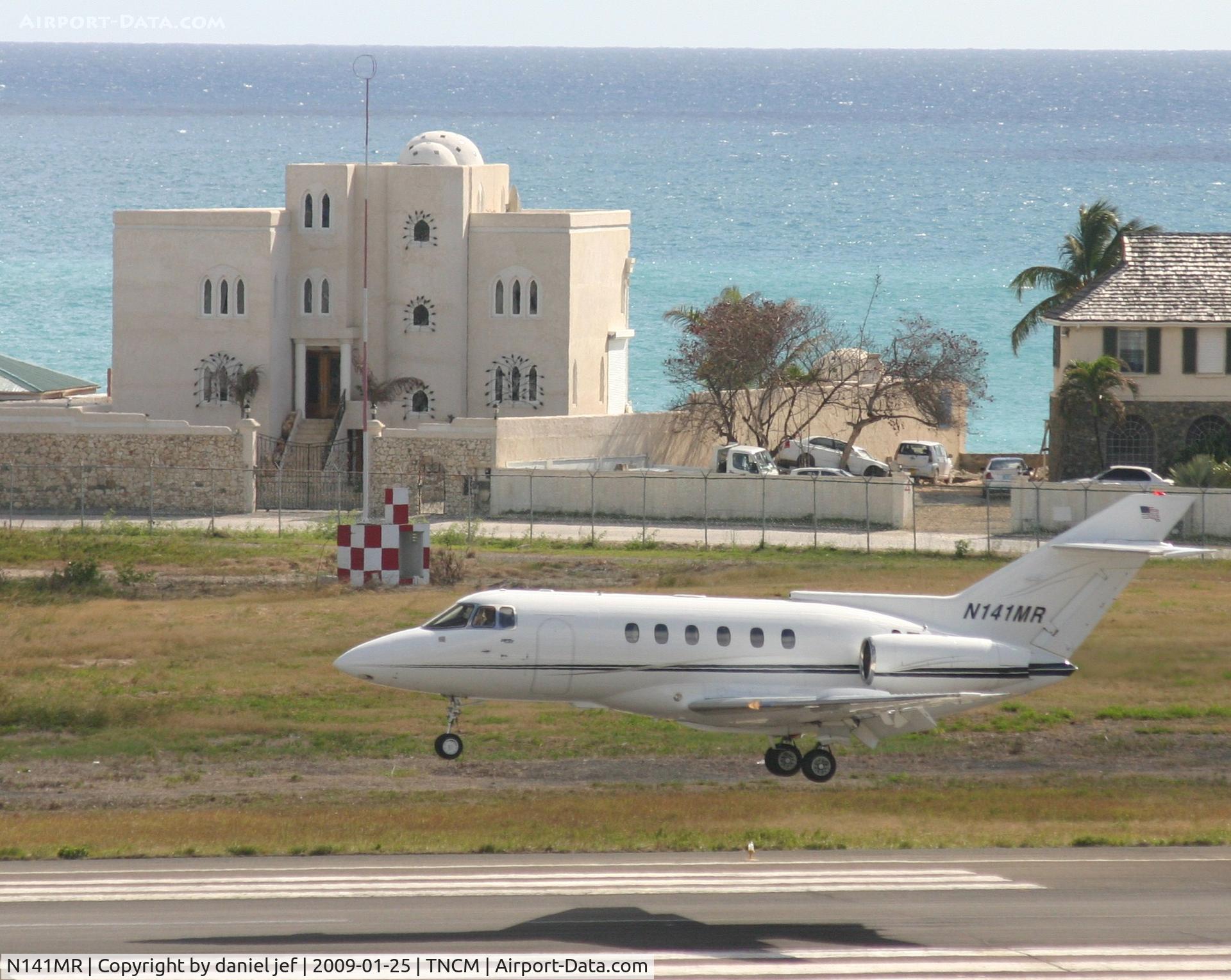 N141MR, 1988 British Aerospace BAe.125 Series 800A C/N 258141, Landing 10