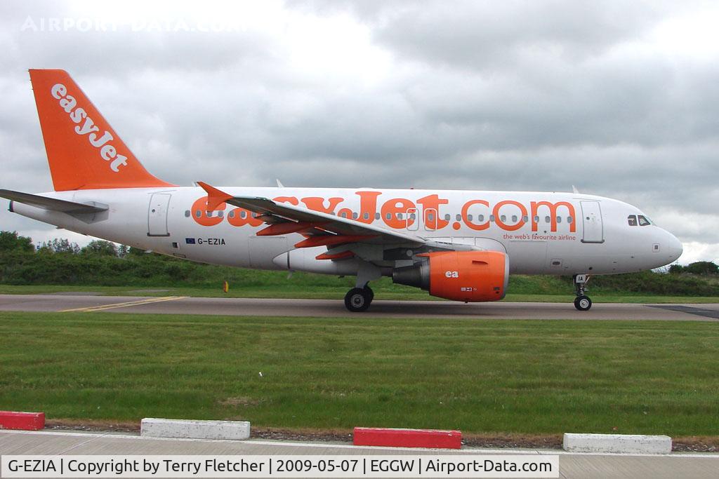 G-EZIA, 2005 Airbus A319-112 C/N 2420, Easyjet A319 at Luton