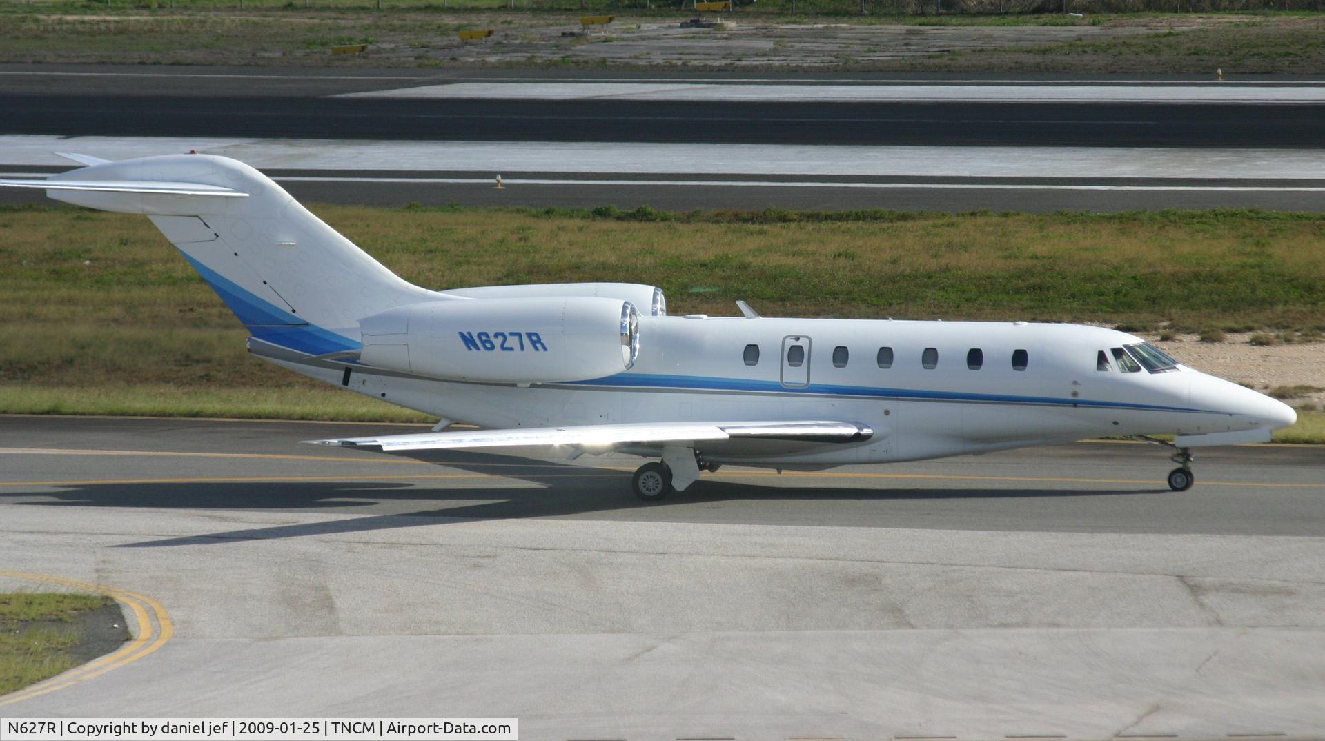 N627R, 2000 Cessna 750 Citation X C/N 750-0132, taxing runway 10