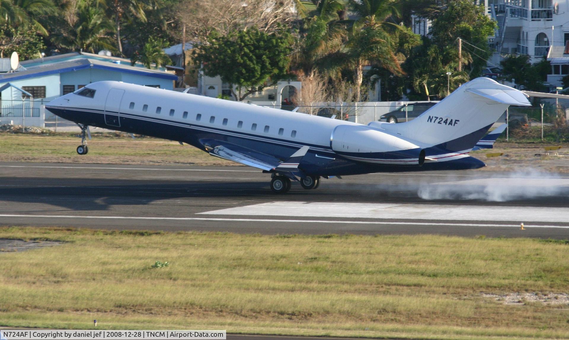 N724AF, 1999 Bombardier BD-700-1A10 Global Express C/N 9031, Landing 10