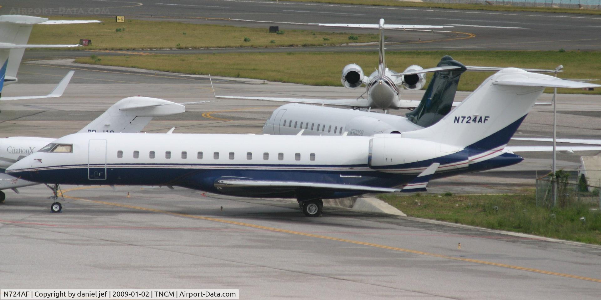 N724AF, 1999 Bombardier BD-700-1A10 Global Express C/N 9031, park at the ramp