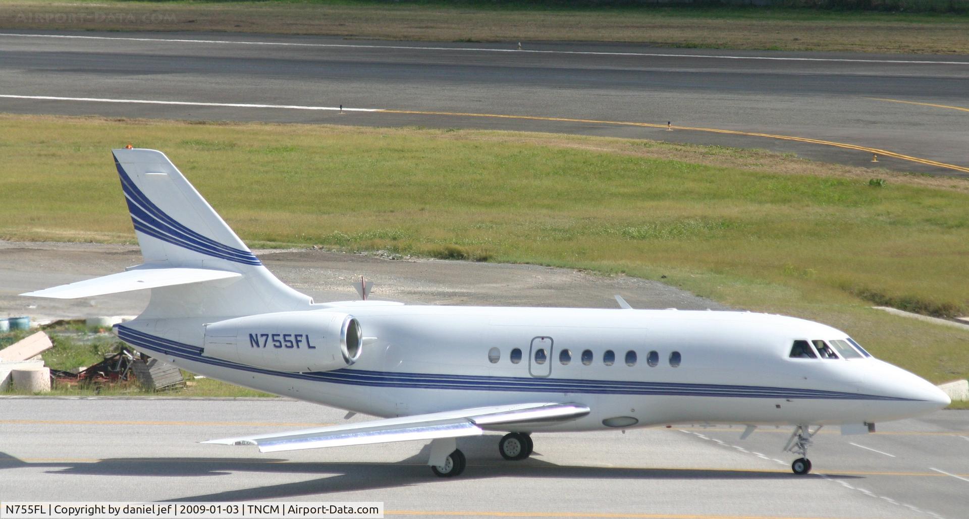 N755FL, 1999 Dassault Falcon 2000 C/N 96, taxing runway 10