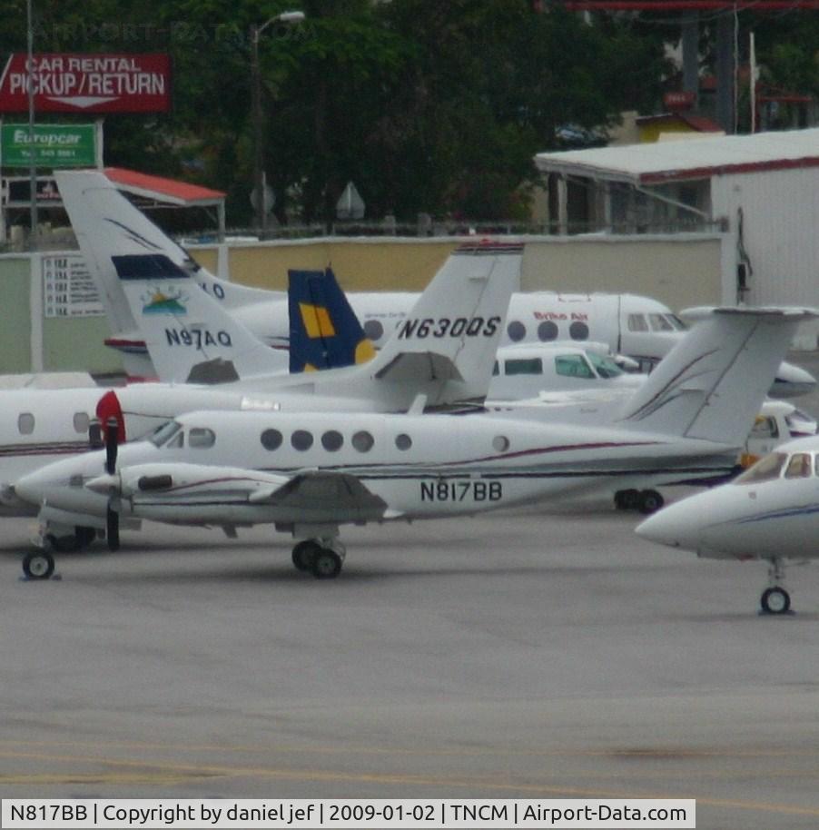 N817BB, 1980 Beech 200C Super King Air C/N BL-13, park at the ramp