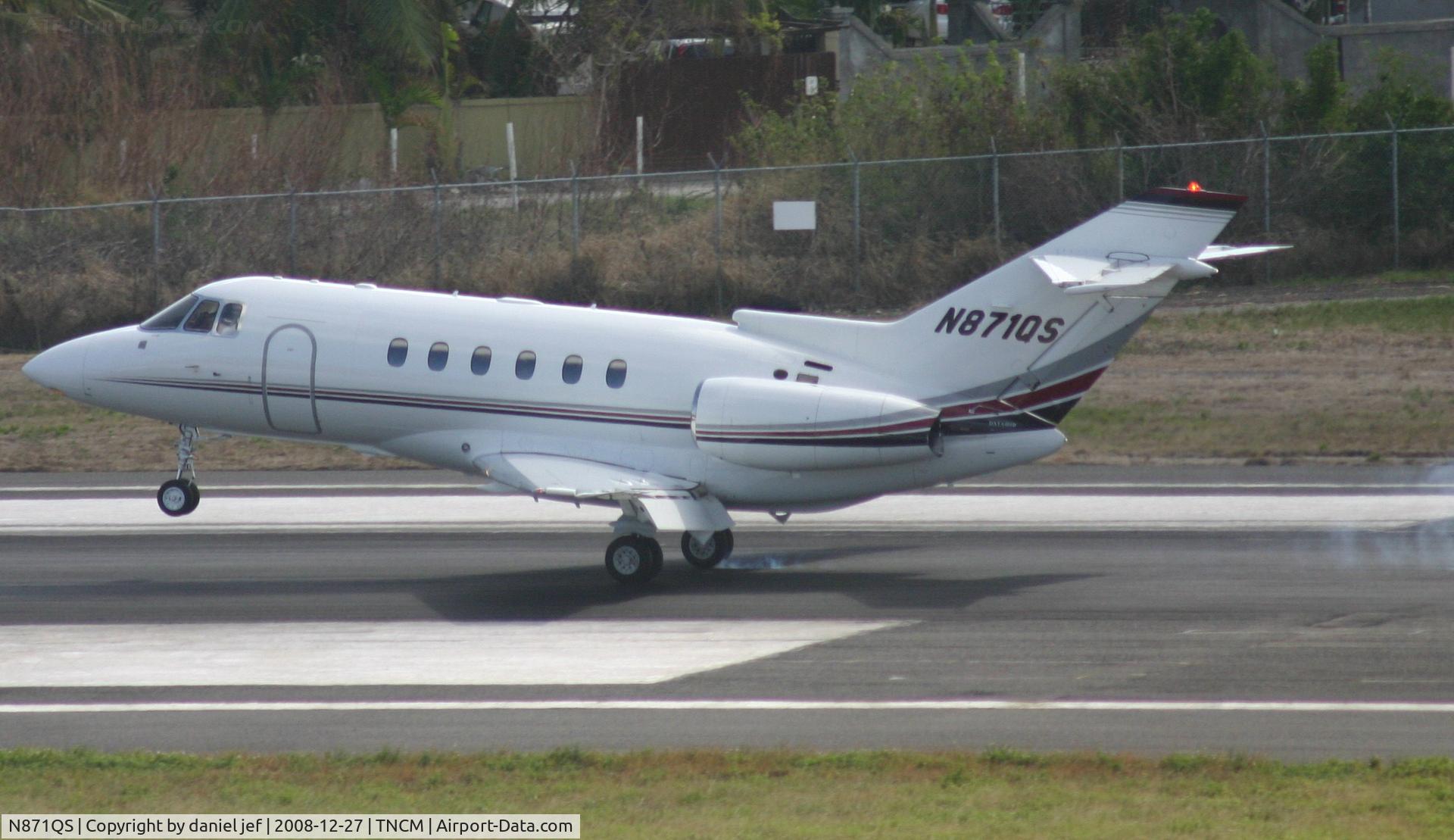 N871QS, 2006 Raytheon Hawker 800XP C/N 258763, Landing 10