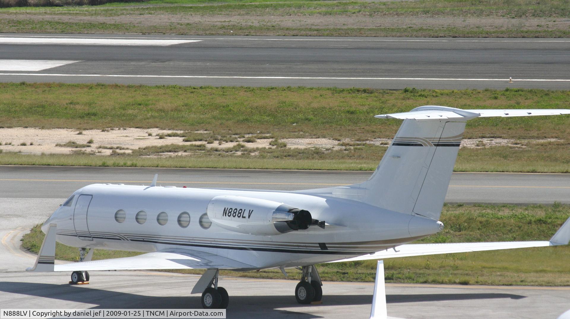 N888LV, 1984 Gulfstream American G-1159A Gulfstream III C/N 347, park at the cargo ramp
