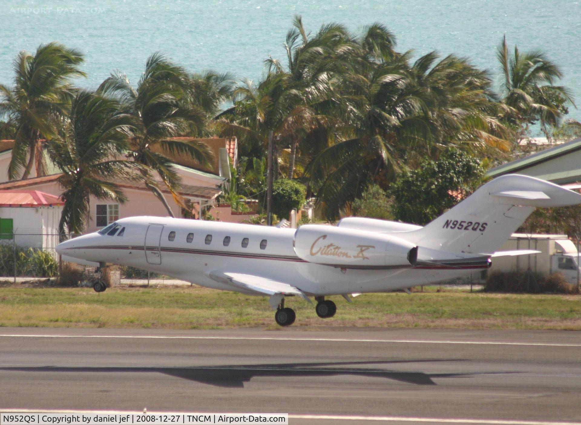 N952QS, 2002 Cessna 750 Citation X Citation X C/N 750-0200, Landing 10