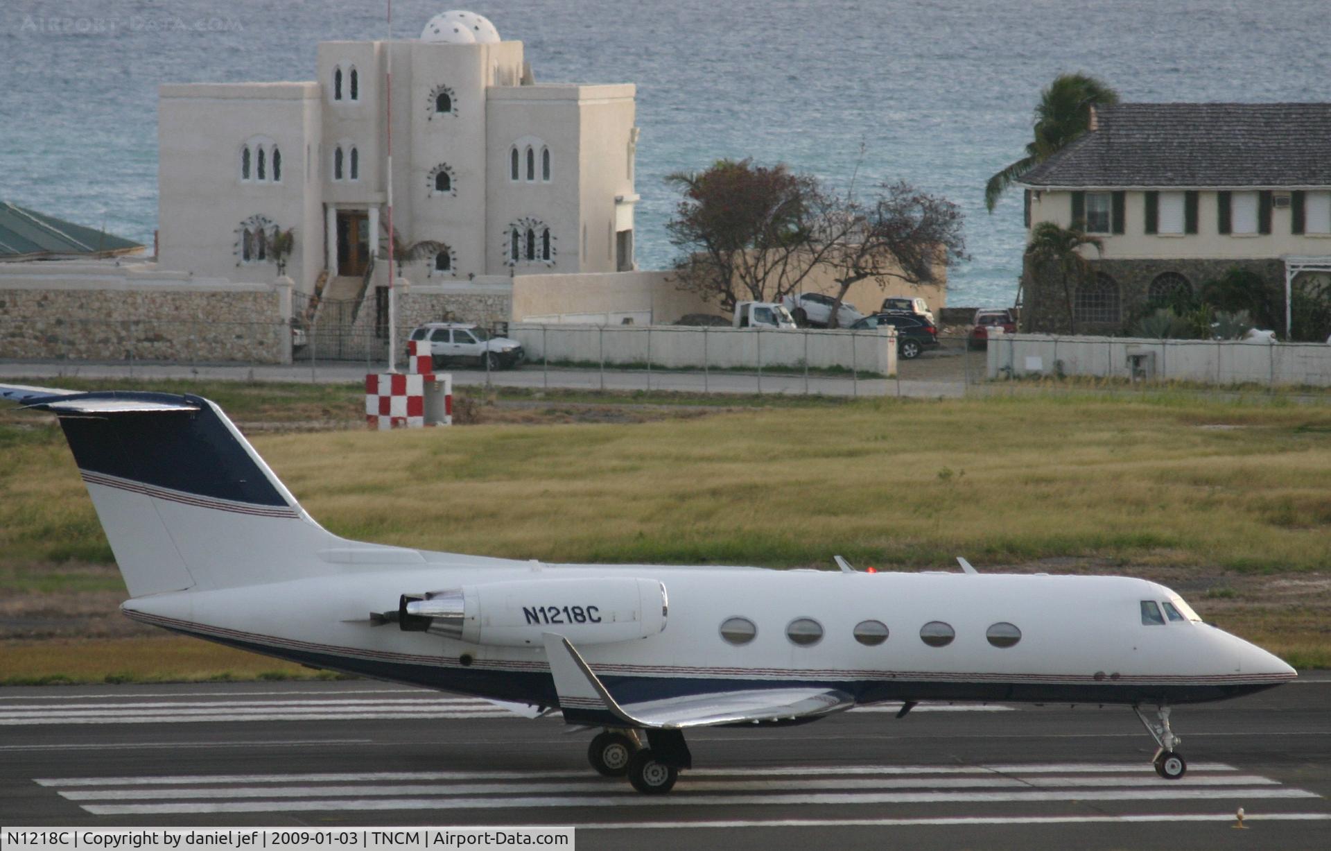 N1218C, 1971 Grumman G-1159 Gulfstream II C/N 99, Back tracking runway 10